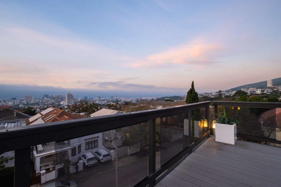 7 Bedroom Property for Sale in Oranjezicht Western Cape